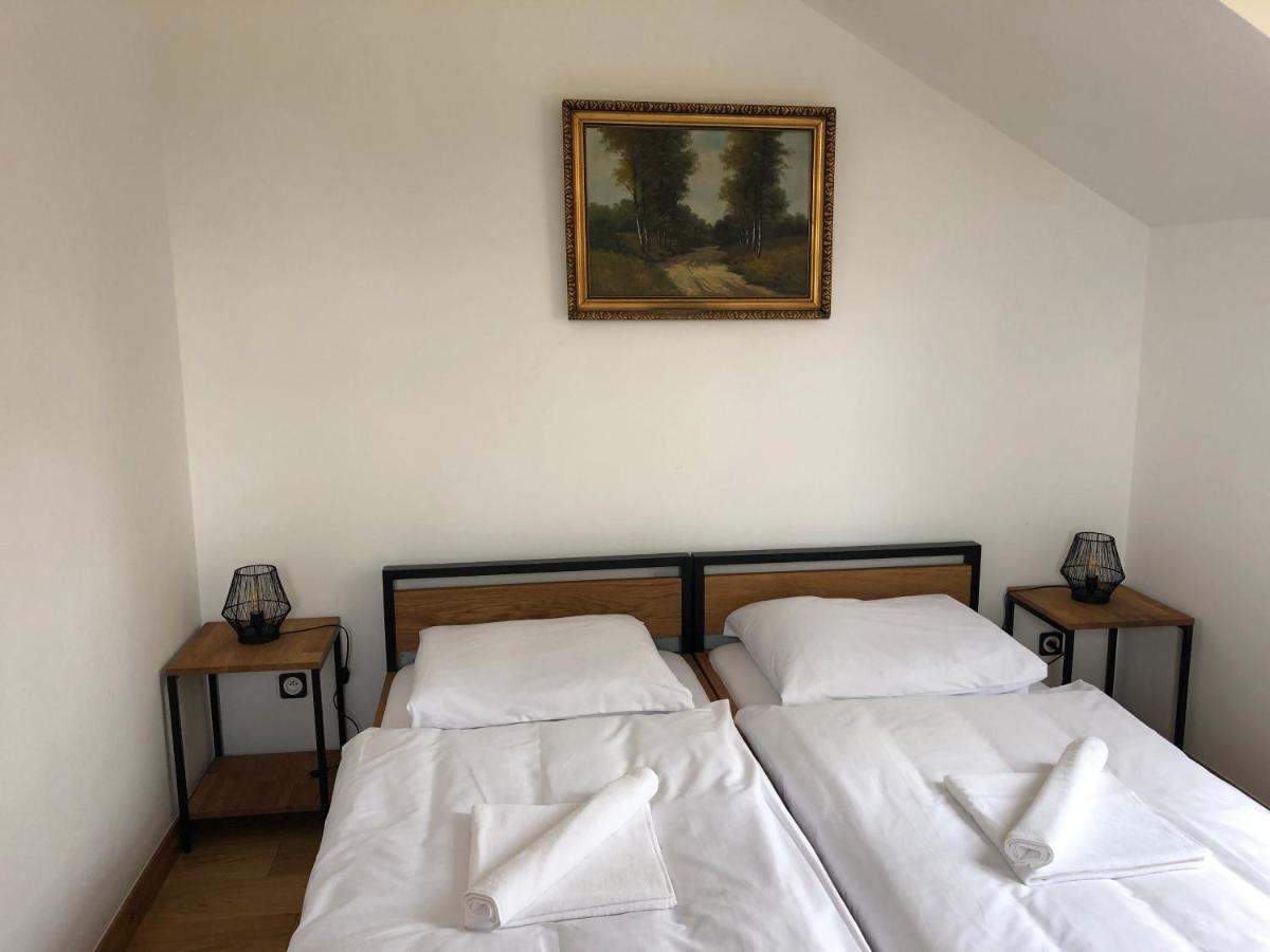 Dwor Gogolewo Nad Warta Bed and Breakfast Ksiaz Wielkopolski Buitenkant foto