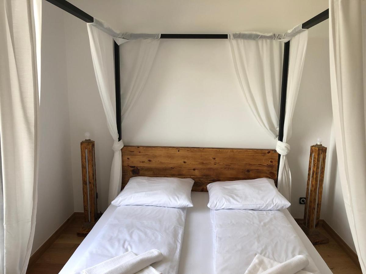 Dwor Gogolewo Nad Warta Bed and Breakfast Ksiaz Wielkopolski Buitenkant foto