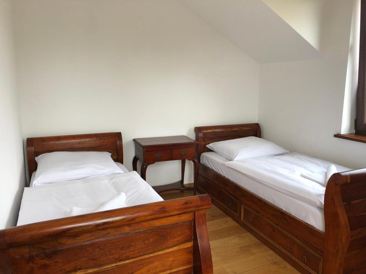 Dwor Gogolewo Nad Warta Bed and Breakfast Ksiaz Wielkopolski Buitenkant foto