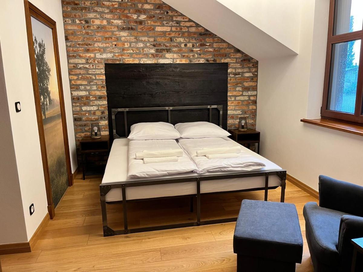Dwor Gogolewo Nad Warta Bed and Breakfast Ksiaz Wielkopolski Buitenkant foto