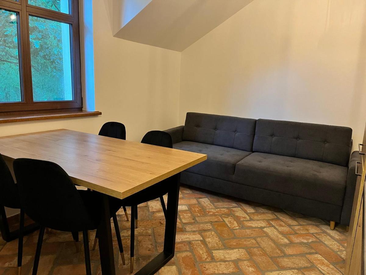 Dwor Gogolewo Nad Warta Bed and Breakfast Ksiaz Wielkopolski Buitenkant foto