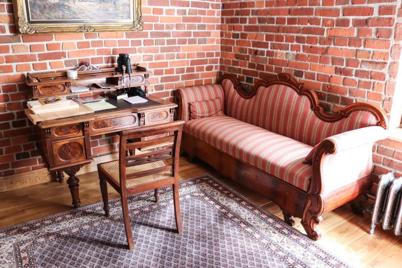 Dwor Gogolewo Nad Warta Bed and Breakfast Ksiaz Wielkopolski Buitenkant foto